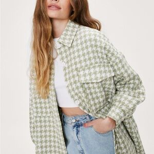 Nasty Gal Long Sleeve Green and White Houndstooth Print Shirt Jacket